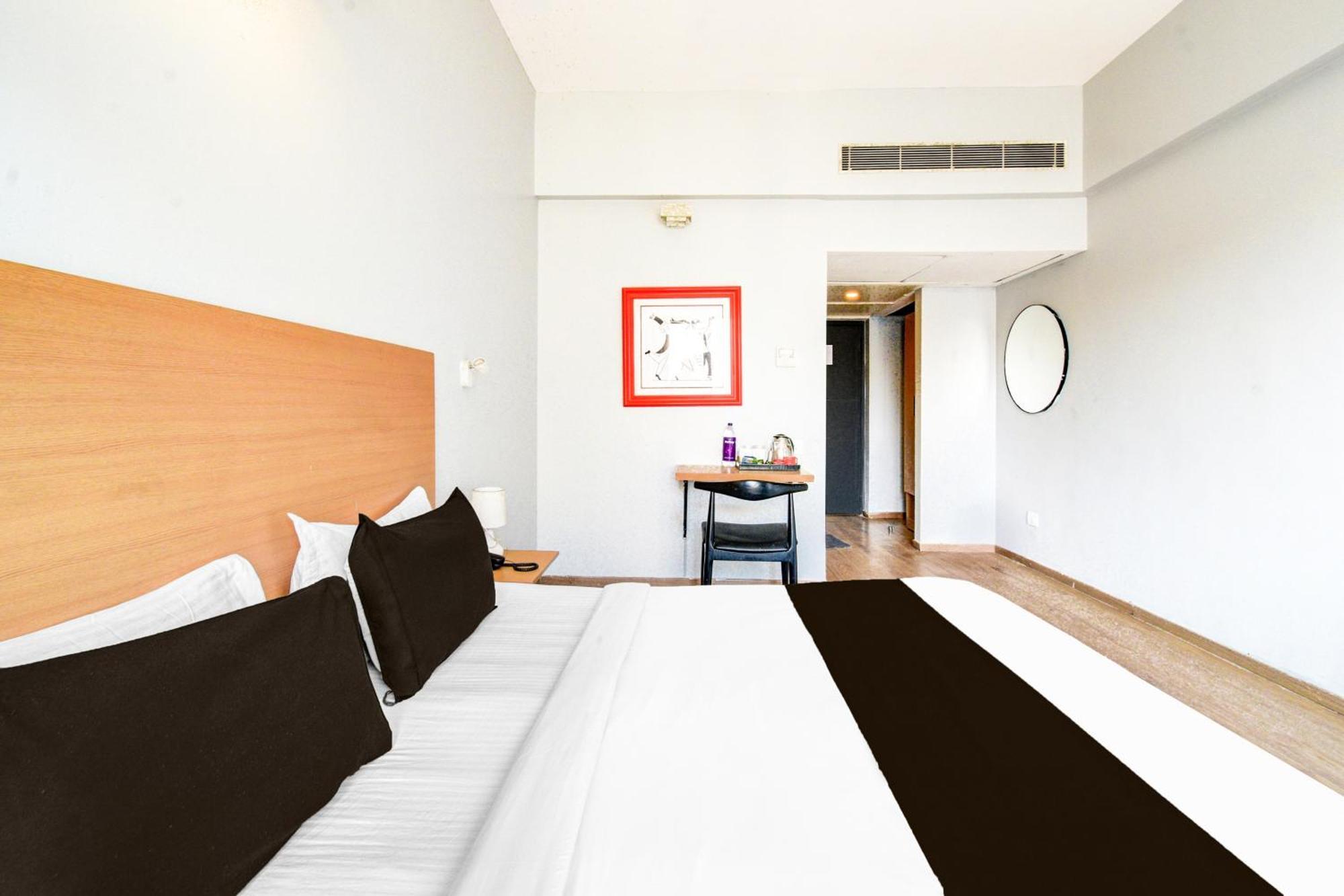 Hotel Super Townhouse Lakdikapul Hyderabad Exterior foto