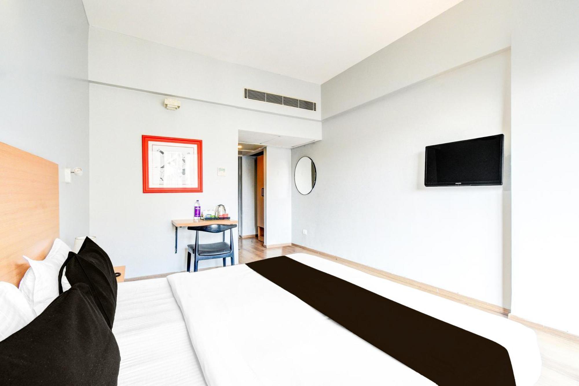 Hotel Super Townhouse Lakdikapul Hyderabad Exterior foto