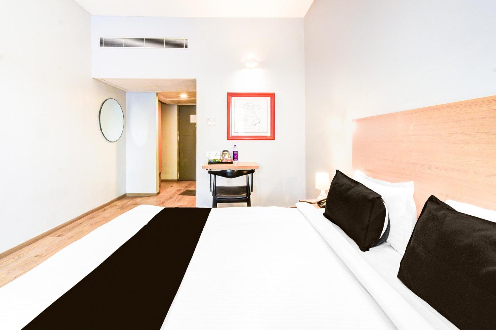 Hotel Super Townhouse Lakdikapul Hyderabad Exterior foto
